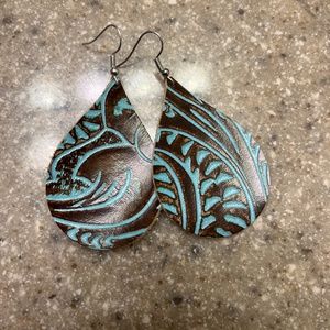 Leather earrings